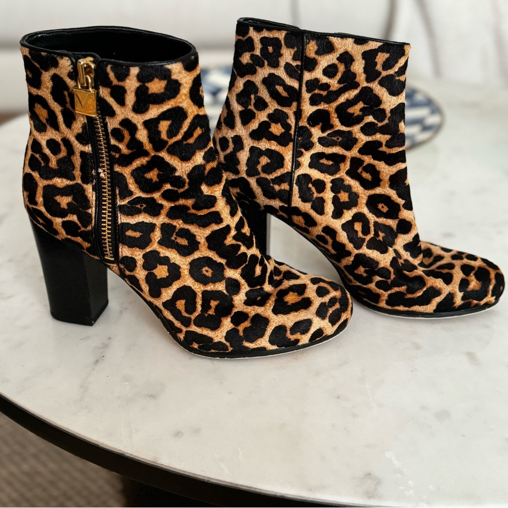 Michael Kors leopard print winter boots with block heel